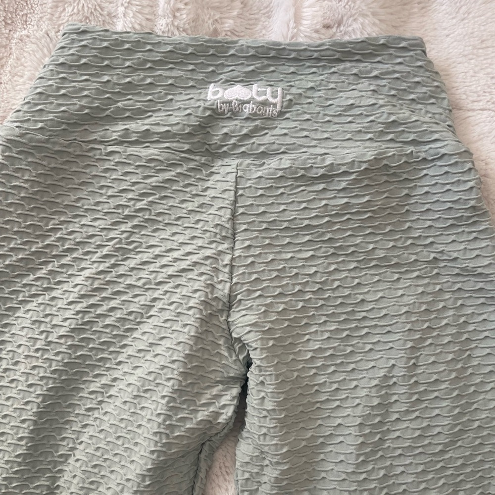 Worn a couple of times Booty croco leggings